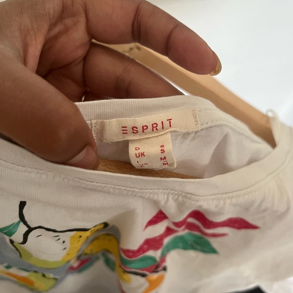 🌺 5/$30 🌺 Esprit 100% cotton white graphic Tee / Baby T with fruits and avocado - Picture 7 of 10